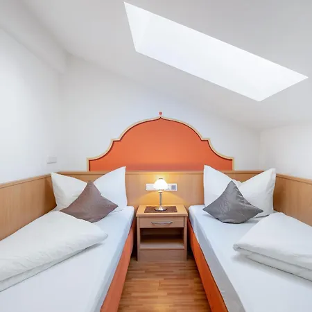 Rosa-1 By Interhome מאיירהופן